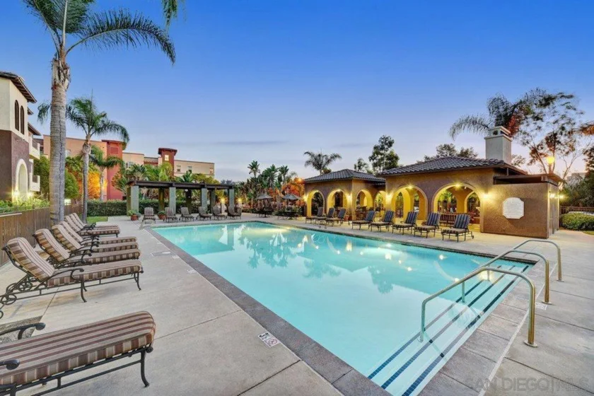 2250 Gill Village #909 photo 2