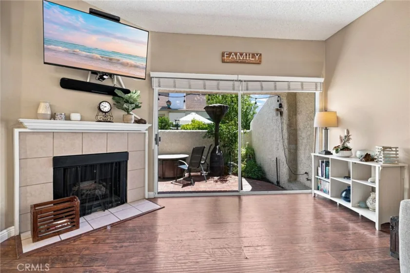 18360 Collins #L photo 3