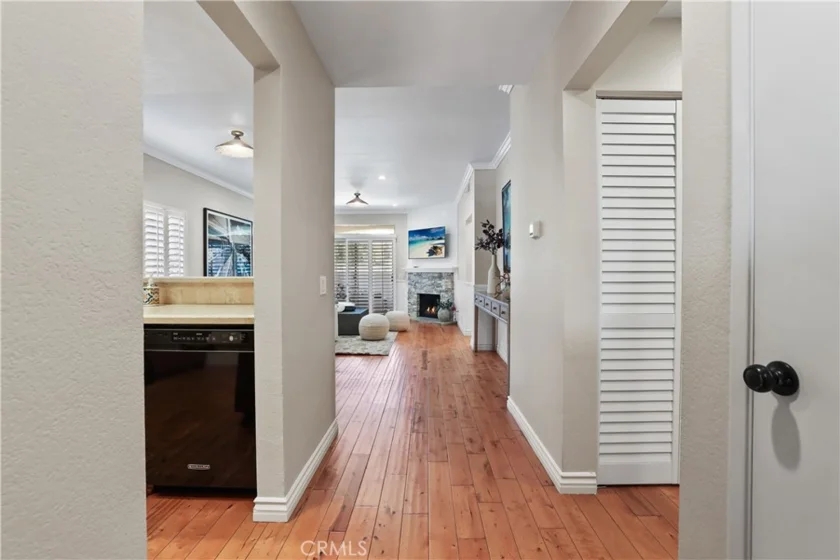 366 Villa Point photo 7