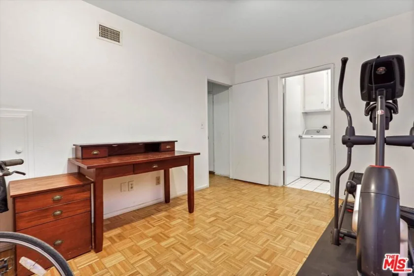 1828 Barry Avenue #4 photo 19