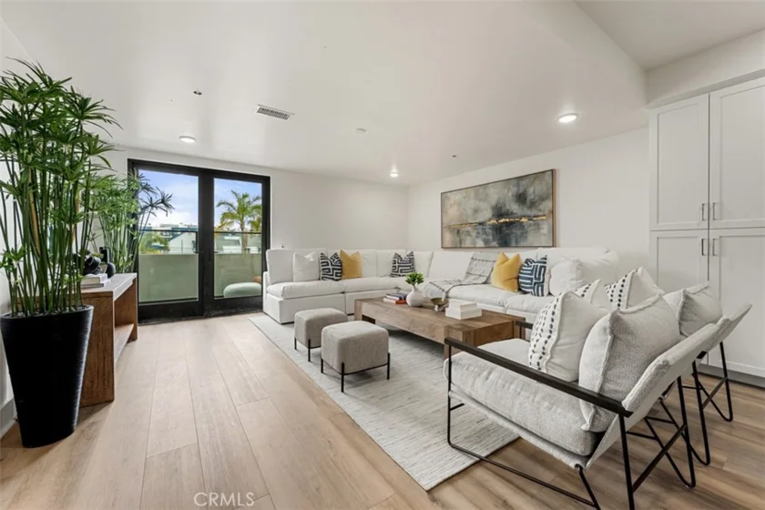 24722 Del Prado #303 photo 6