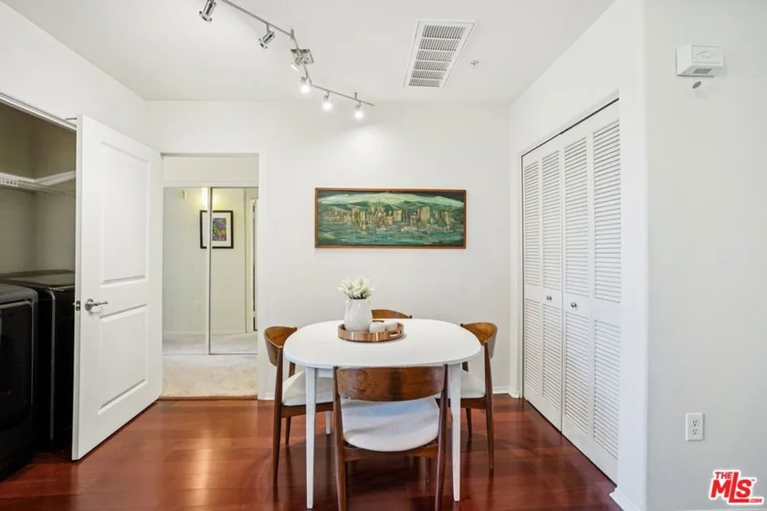 100 S Alameda Street #432 photo 5