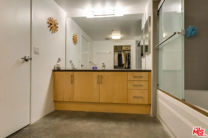 330 W 11th Street #C03 photo 14