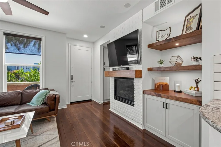 12 Midtown photo 57