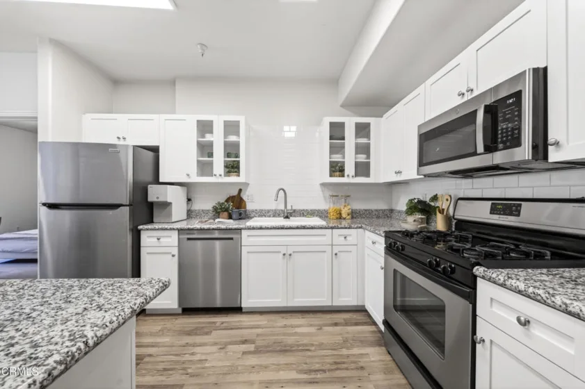 100 S Alameda Street #259 photo 42