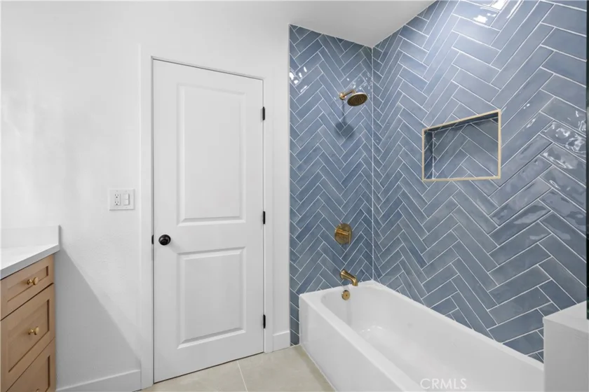 655 W 6th #A photo 19