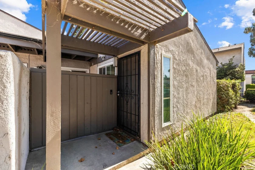 409 N Via Roma photo 16