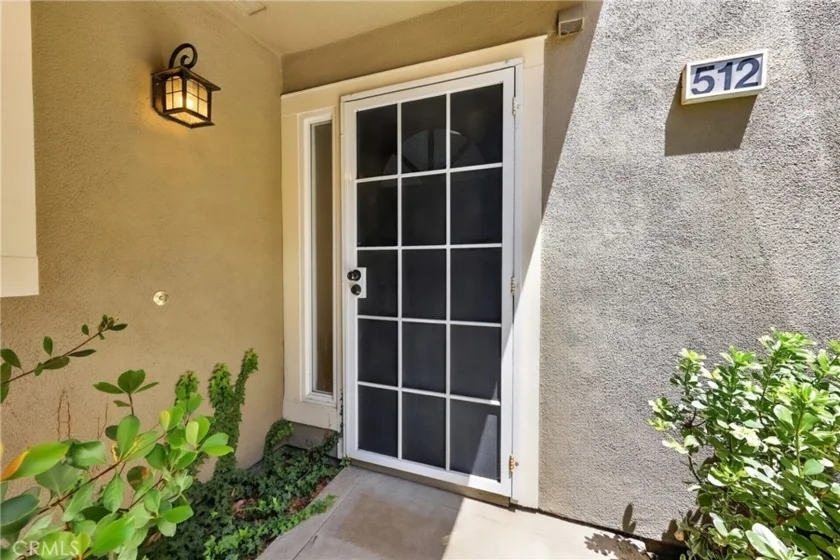 512 S Hollydale photo 7