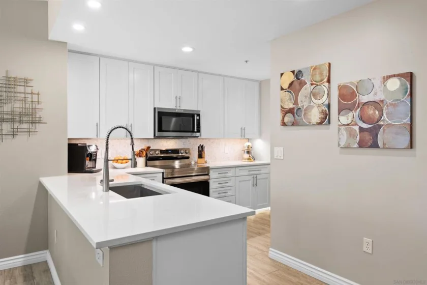 253 10th Avenue #908 photo 9