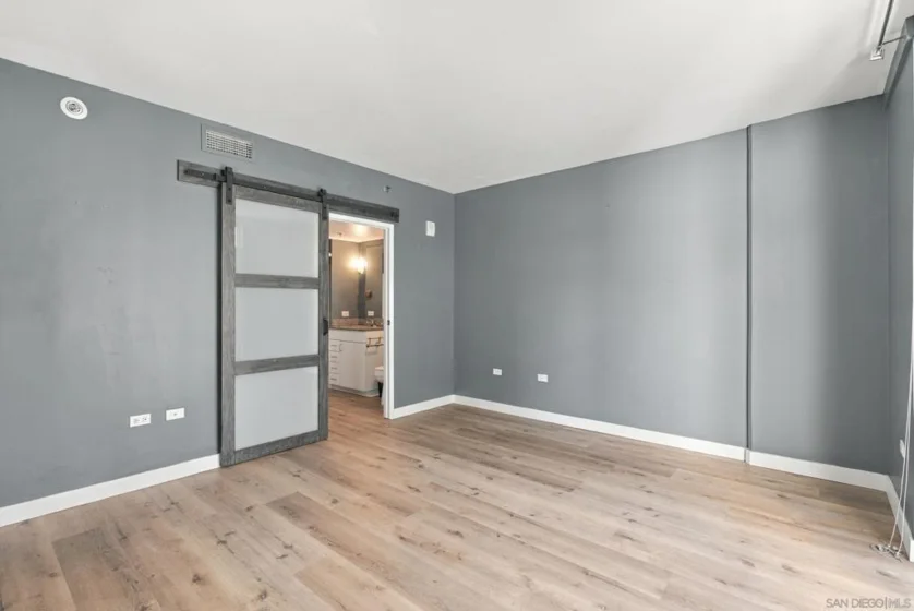 425 W Beech Street #314 photo 14