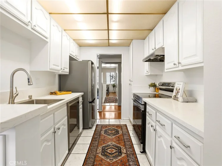 5412 Lindley Avenue #108 photo 9