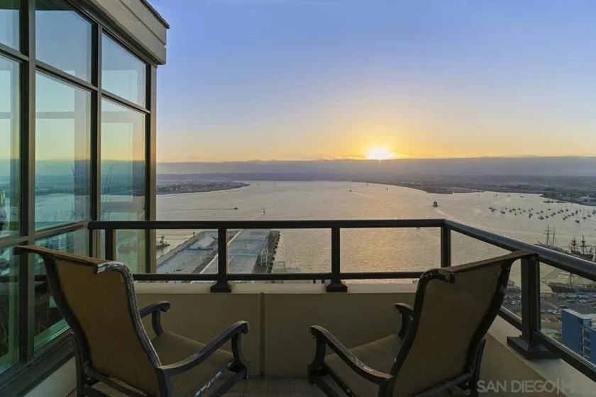 1205 Pacific Hwy #3101 photo 4