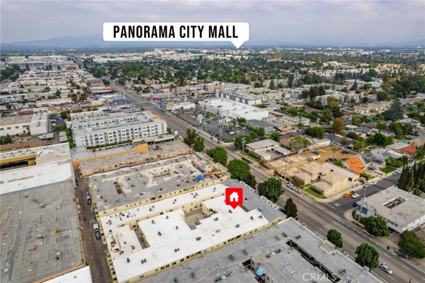 7035 Woodley #205 photo 26
