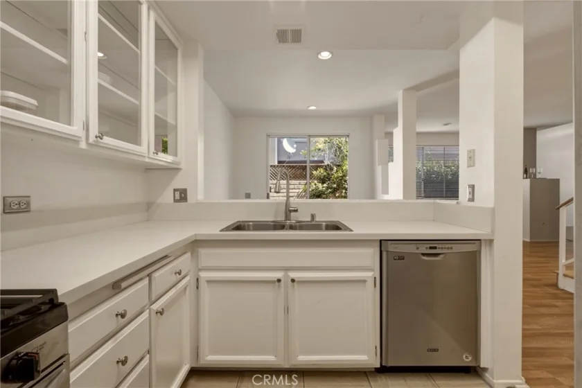 7329 Vassar photo 10