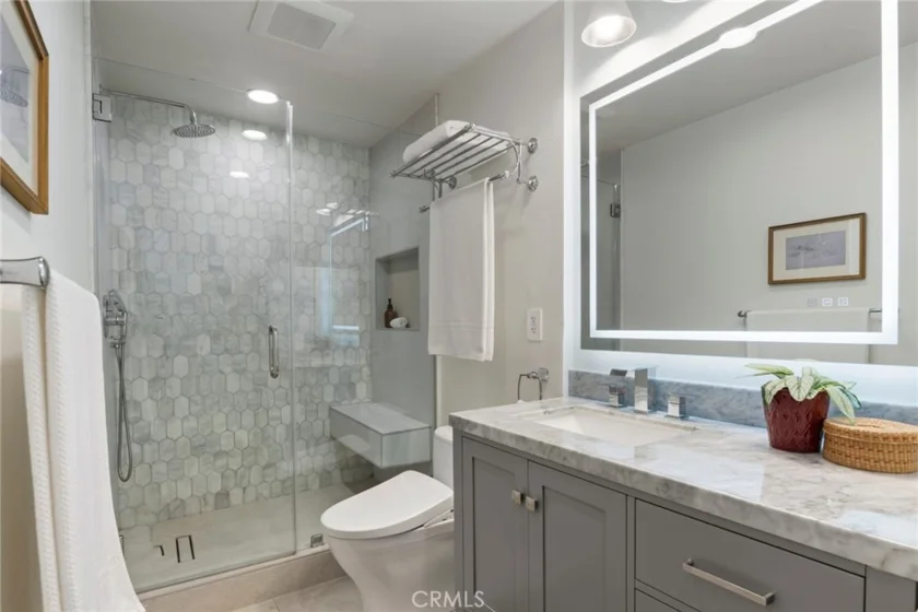750 N Kings Road #111 photo 8