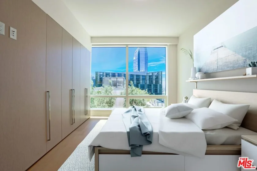 877 Francisco Street #2210 photo 2