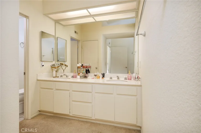 13576 Eucalyptus Street photo 17
