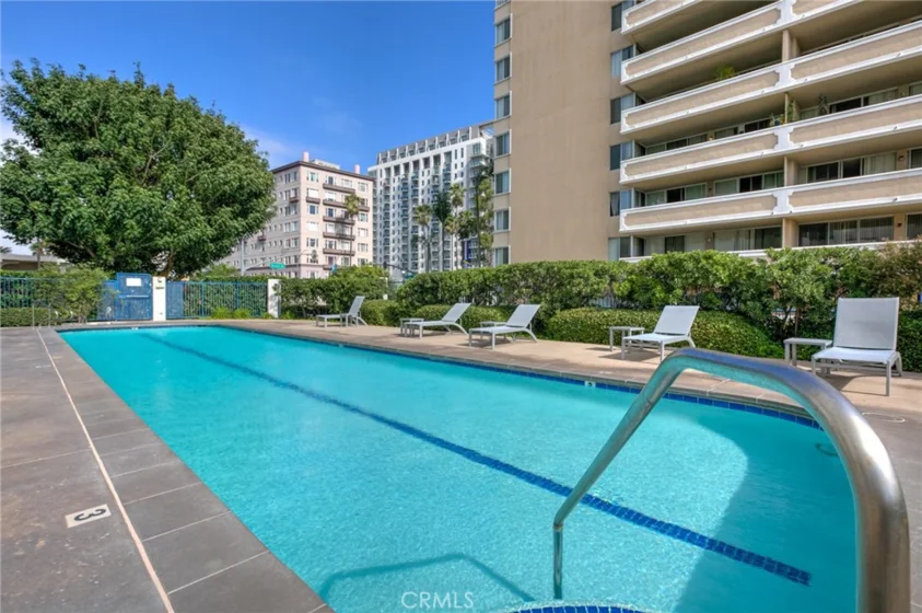 525 E Seaside Way #807 photo 32