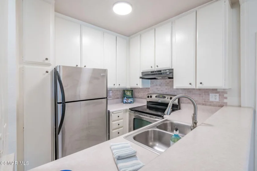 11645 Montana Avenue #318 photo 40