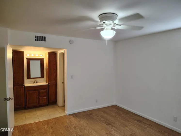 18307 Burbank #51 photo 5