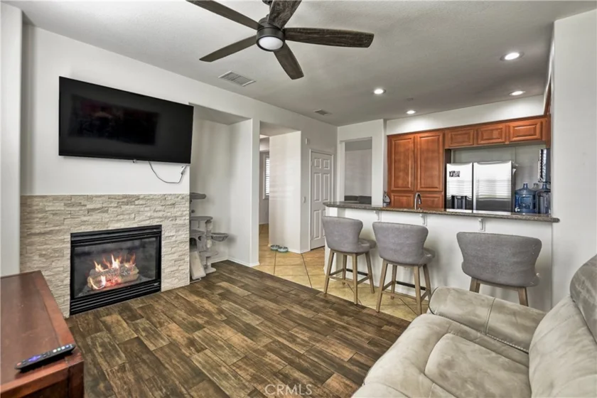 3894 Polk photo 4