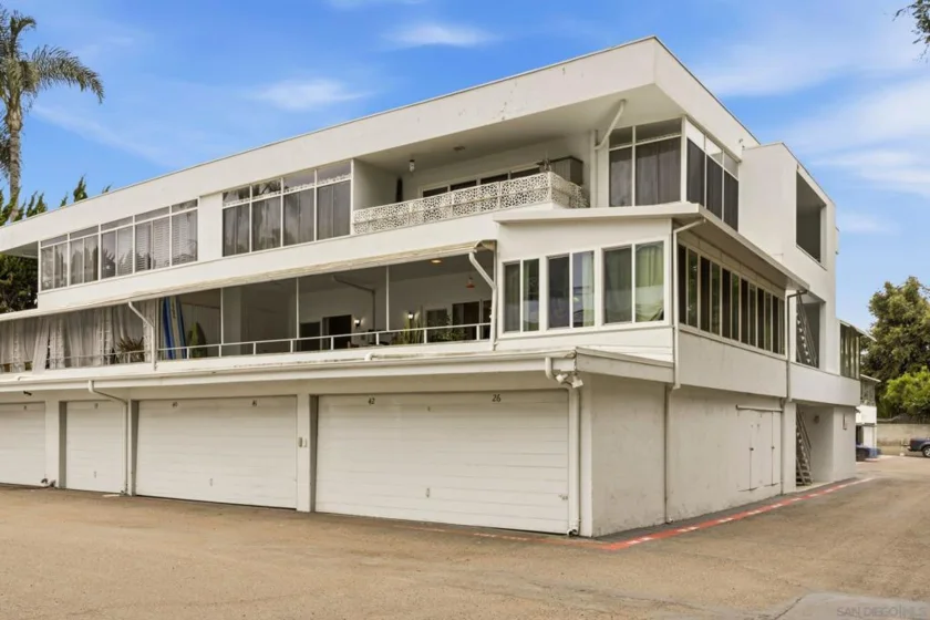 2364 Torrey Pines Road photo 1