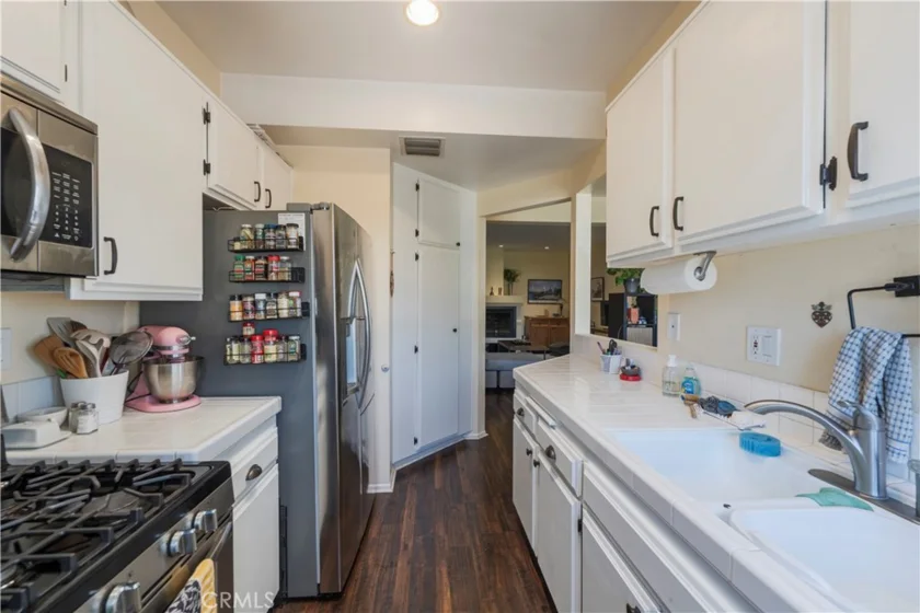 7211 Cozycroft #32 photo 7