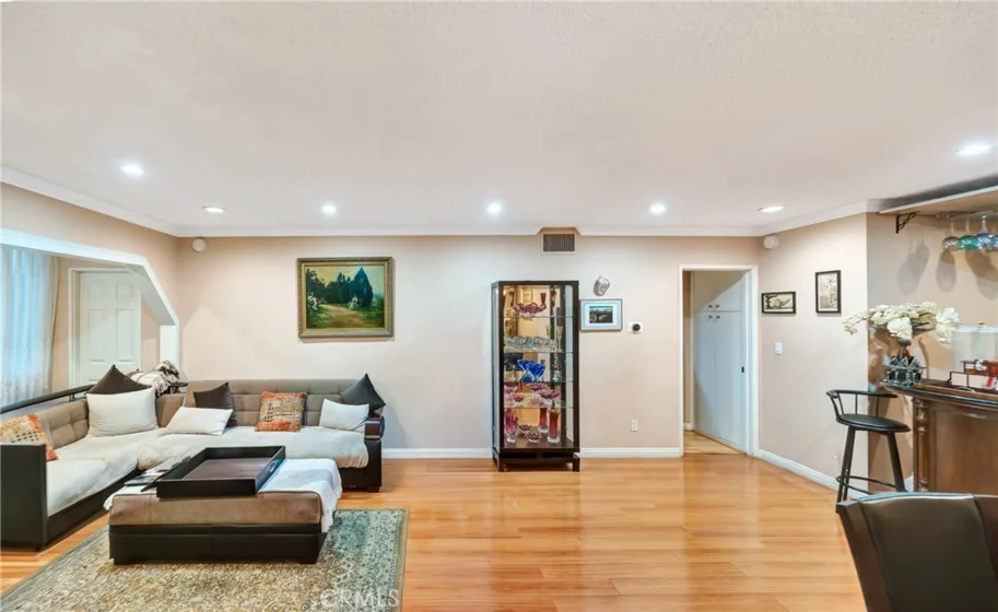 1734 N Fuller #107 photo 21