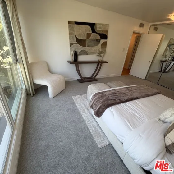1328 Havenhurst Drive #202 photo 25