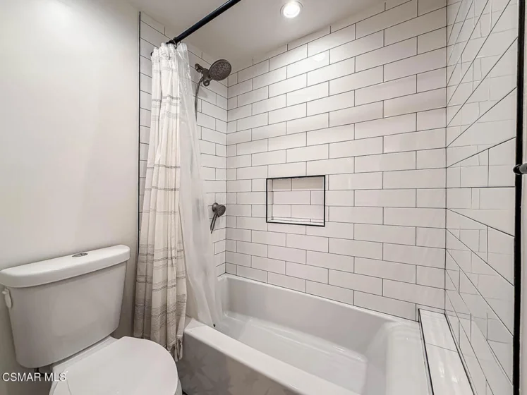 4807 Woodley Avenue #207 photo 31