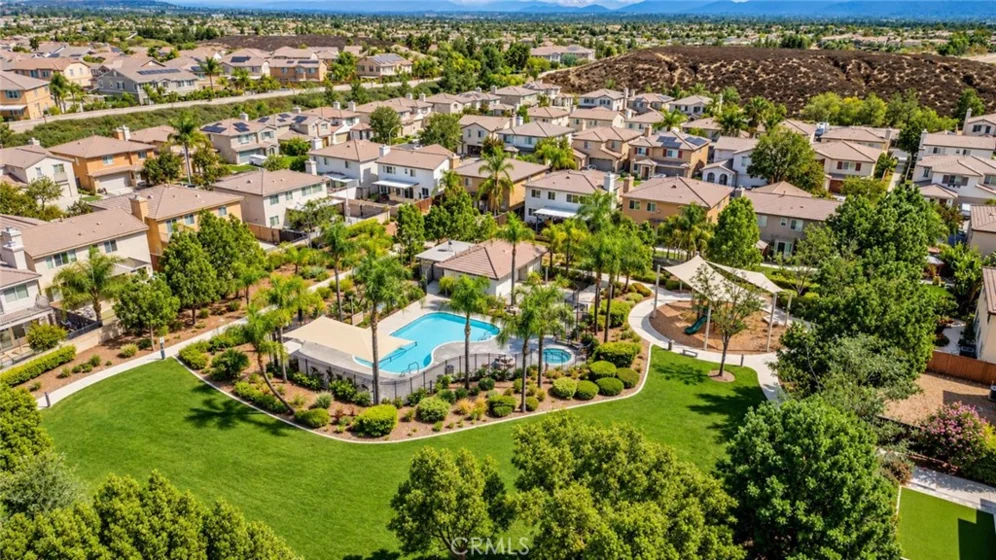 25892 Marco Polo Street photo 33
