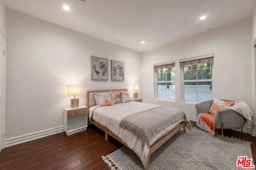 15206 Burbank Boulevard #116 photo 7