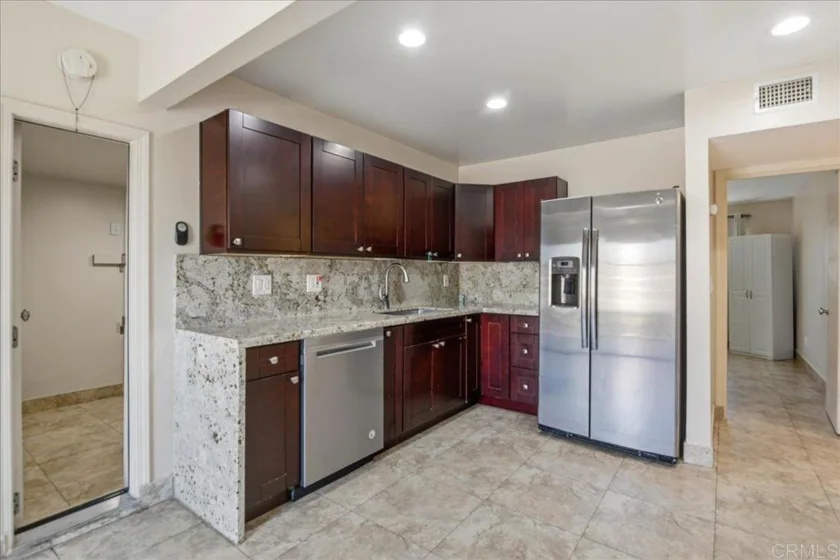 559 Oakdale Lane #C photo 8