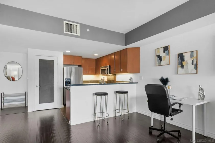 875 G Street #512 photo 3