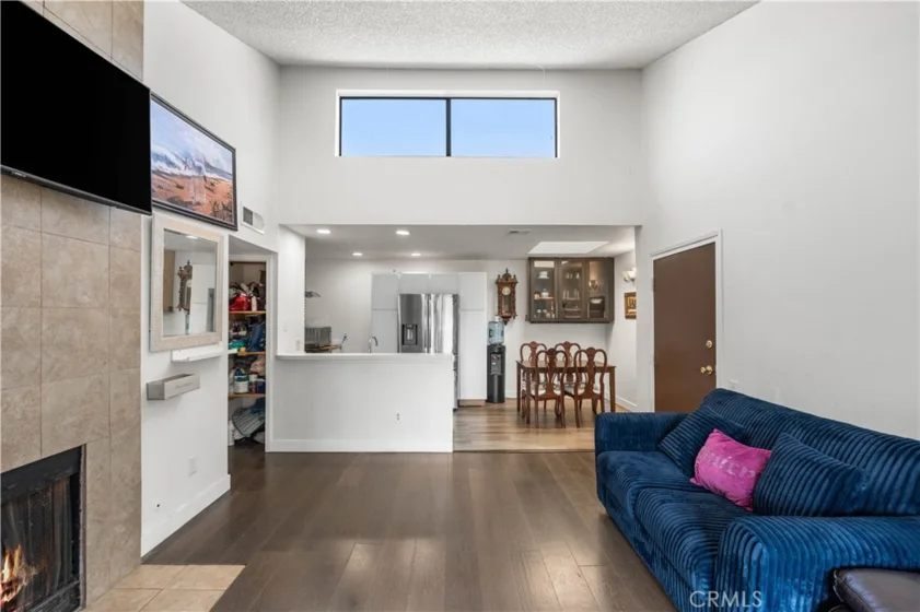 9600 Van Nuys #220 photo 3