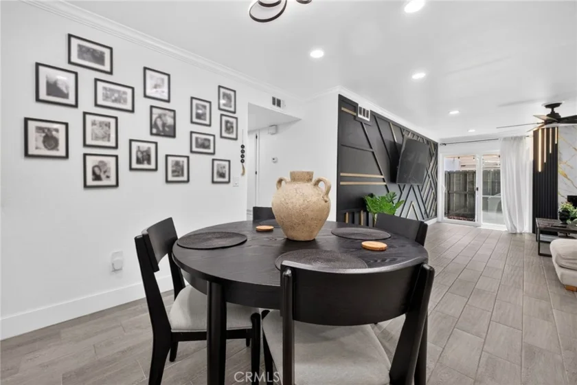 1725 Melrose #28 photo 5