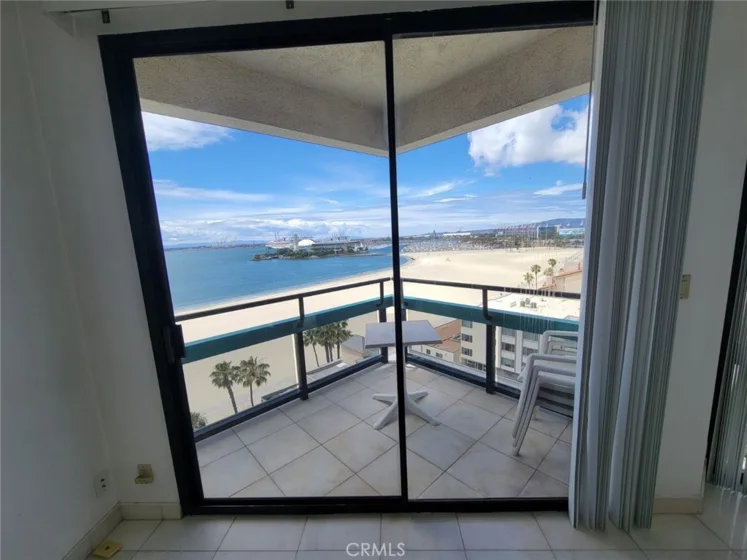 1310 E Ocean #905 photo 16