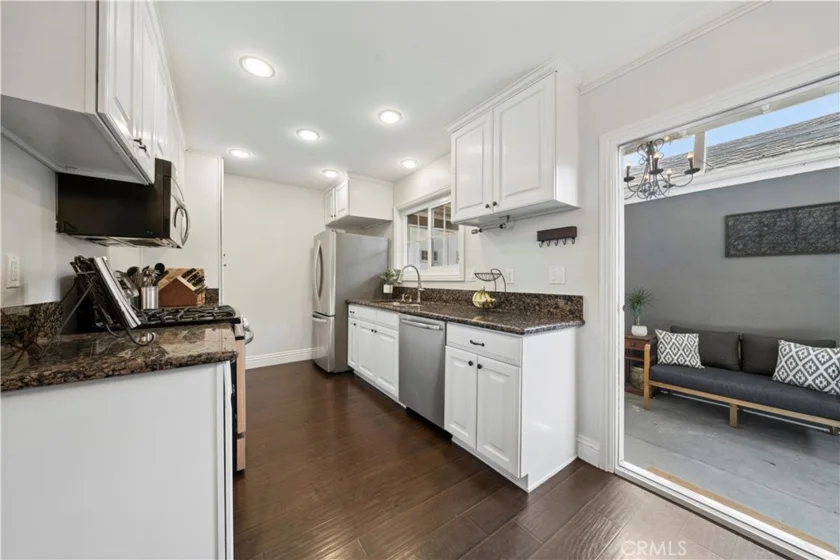 2414 Niagara photo 4