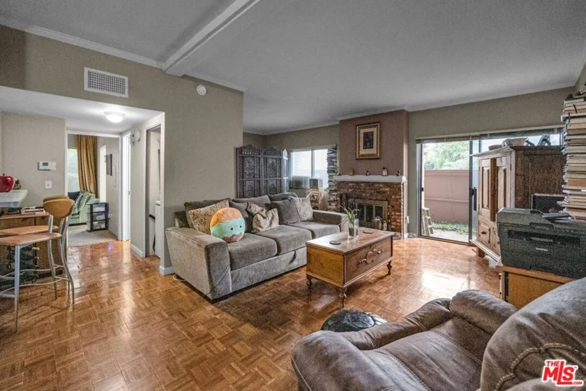 15155 Sherman Way #5 photo 1