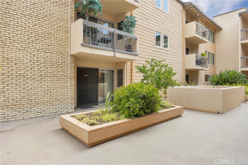 6151 Canterbury Drive #105 photo 24