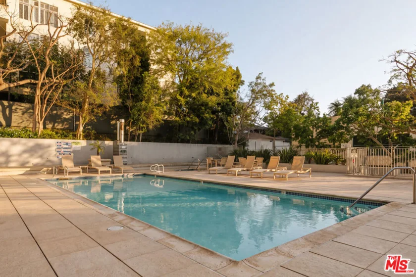 10450 Wilshire Boulevard #4J photo 23