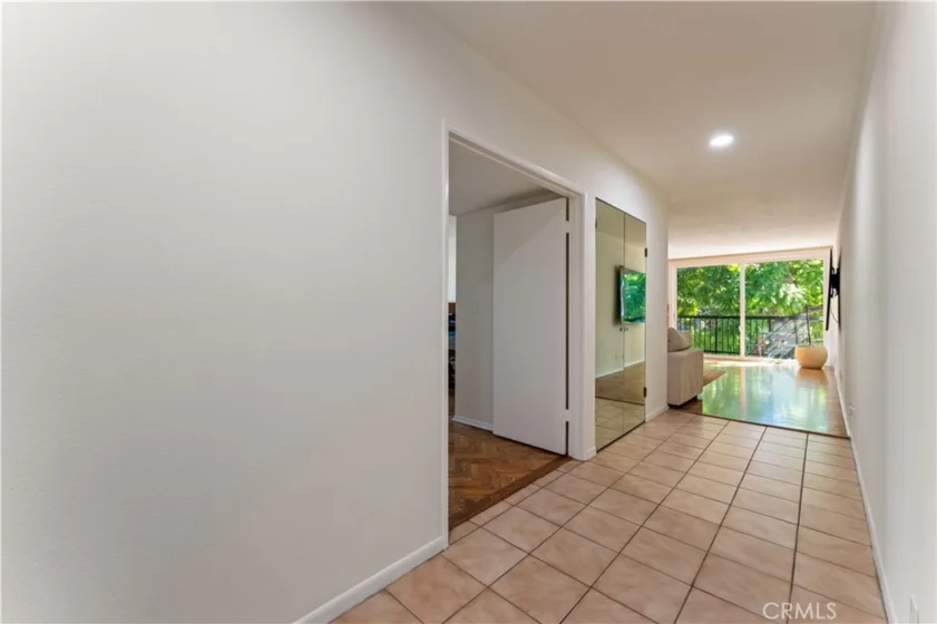 1351 N Crescent Heights #308 photo 14