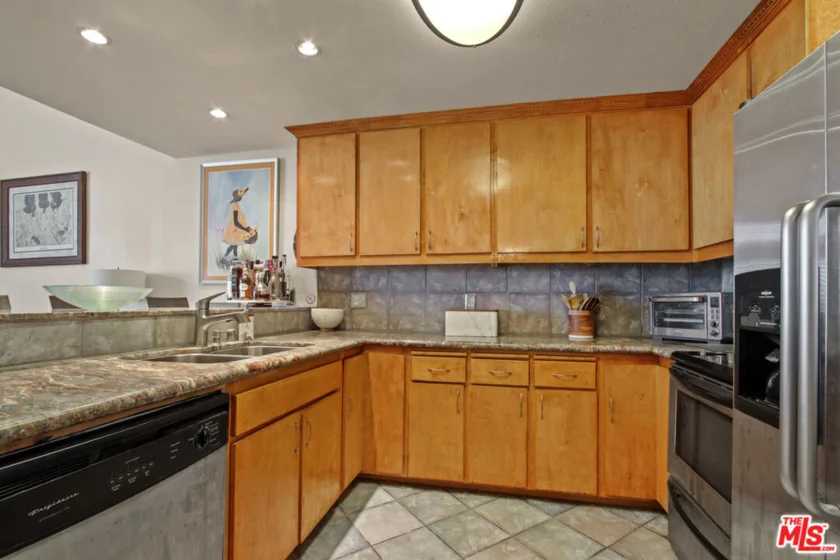 550 W Regent Street #330 photo 7