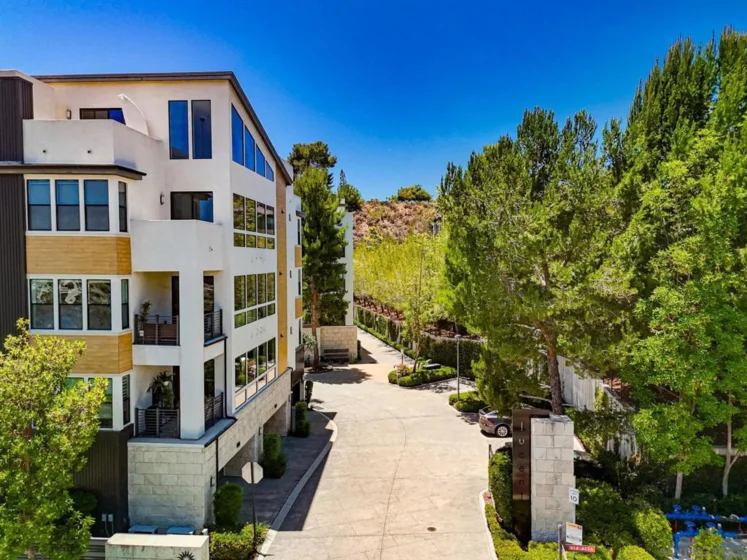 8442 Distinctive Drive photo 56