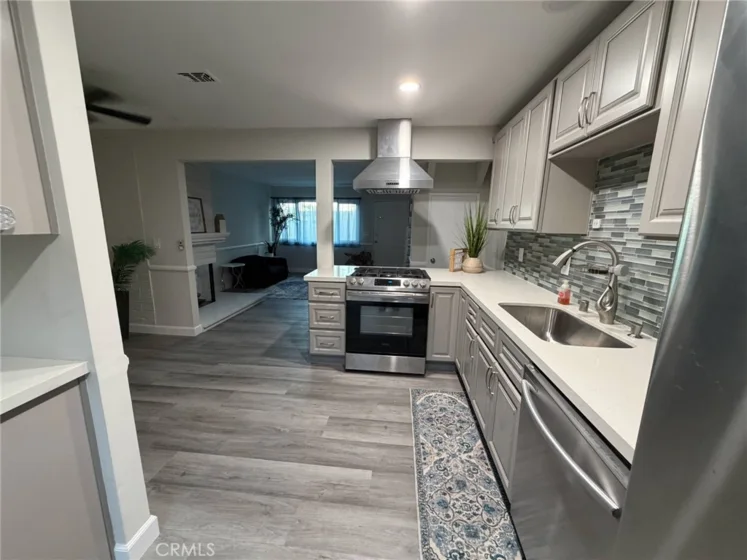 13656 Red Hill photo 2