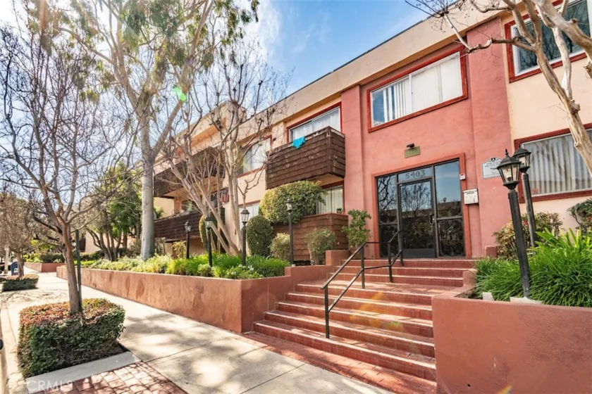 5403 Newcastle Avenue #70 photo 1