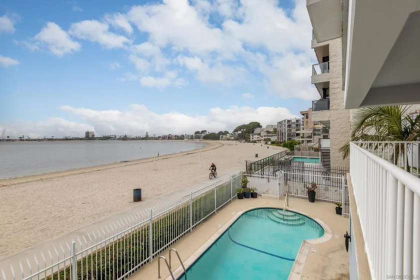 3850 Riviera Drive #1C photo 1