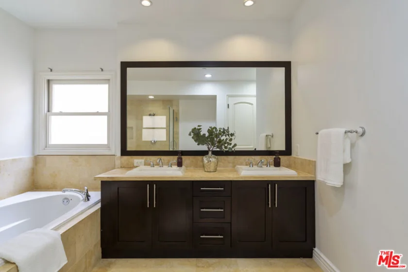 5057 Maplewood Avenue #202 photo 13