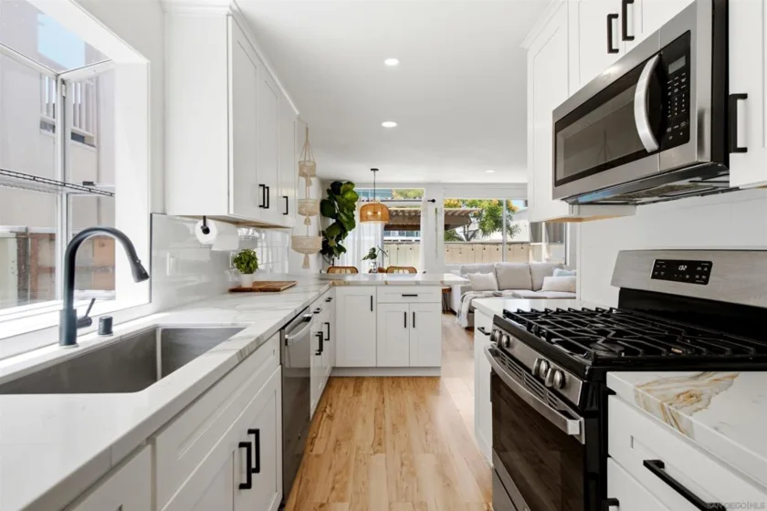 3063 Barnard Street #1 photo 2
