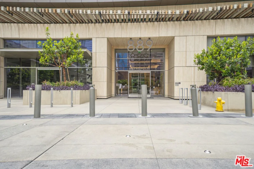 889 Francisco Street #2610 photo 4